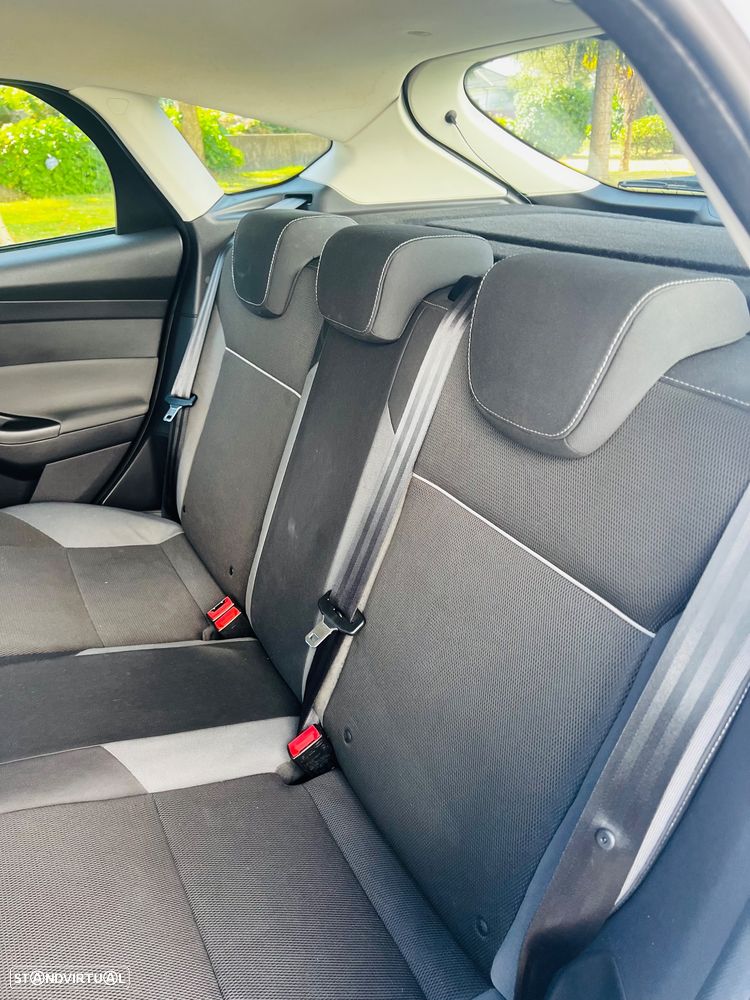 Ford Focus 1.0 SCTi Titanium - 20