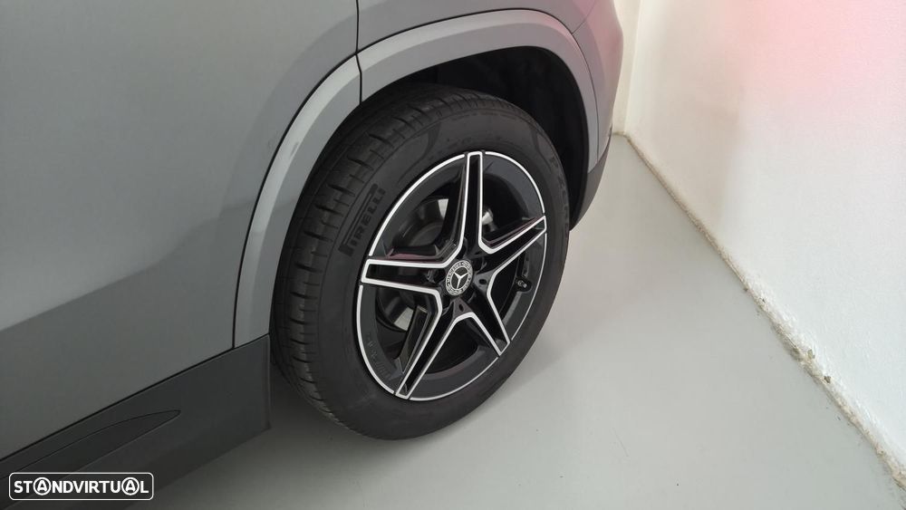 Mercedes-Benz GLA 180 d AMG Line - 18