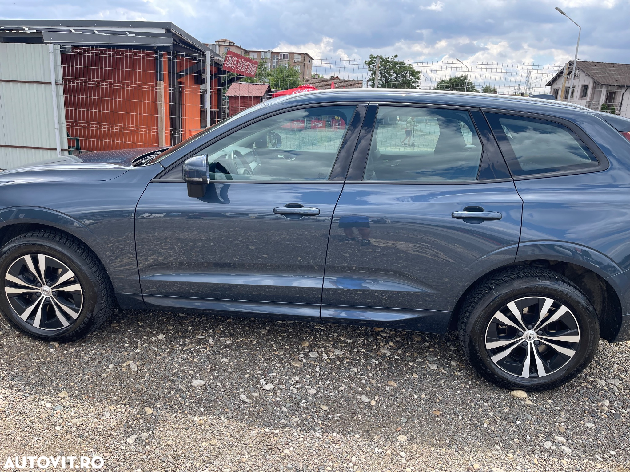 Volvo XC 60 B4 MHEV AT8 AWD Momentum Pro - 15