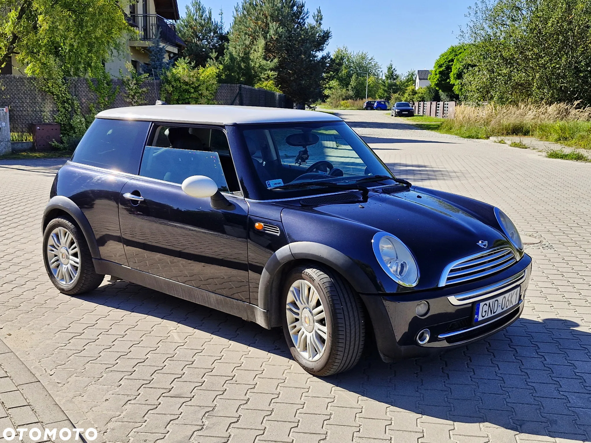 MINI Cooper Standard - 2