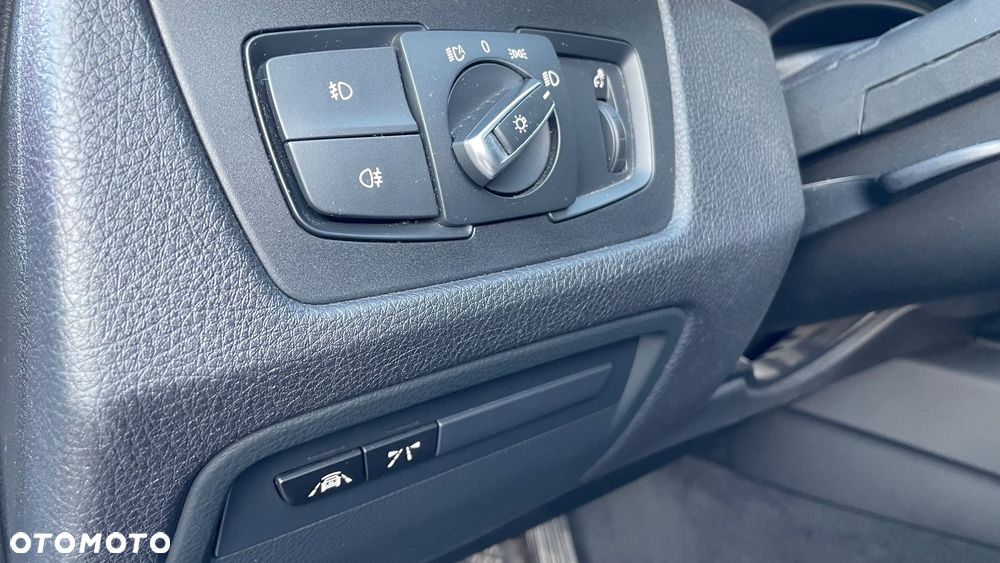 BMW Seria 3 320d Sport Line - 15