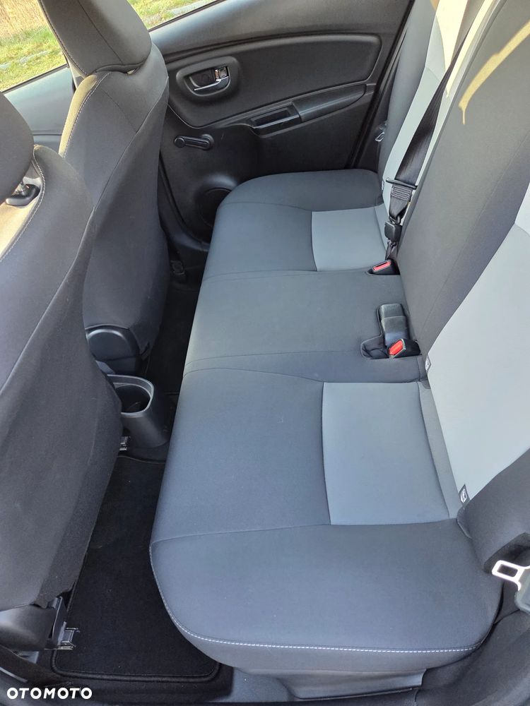 Toyota Yaris 1.5 VVT-i Team Deutschland - 11