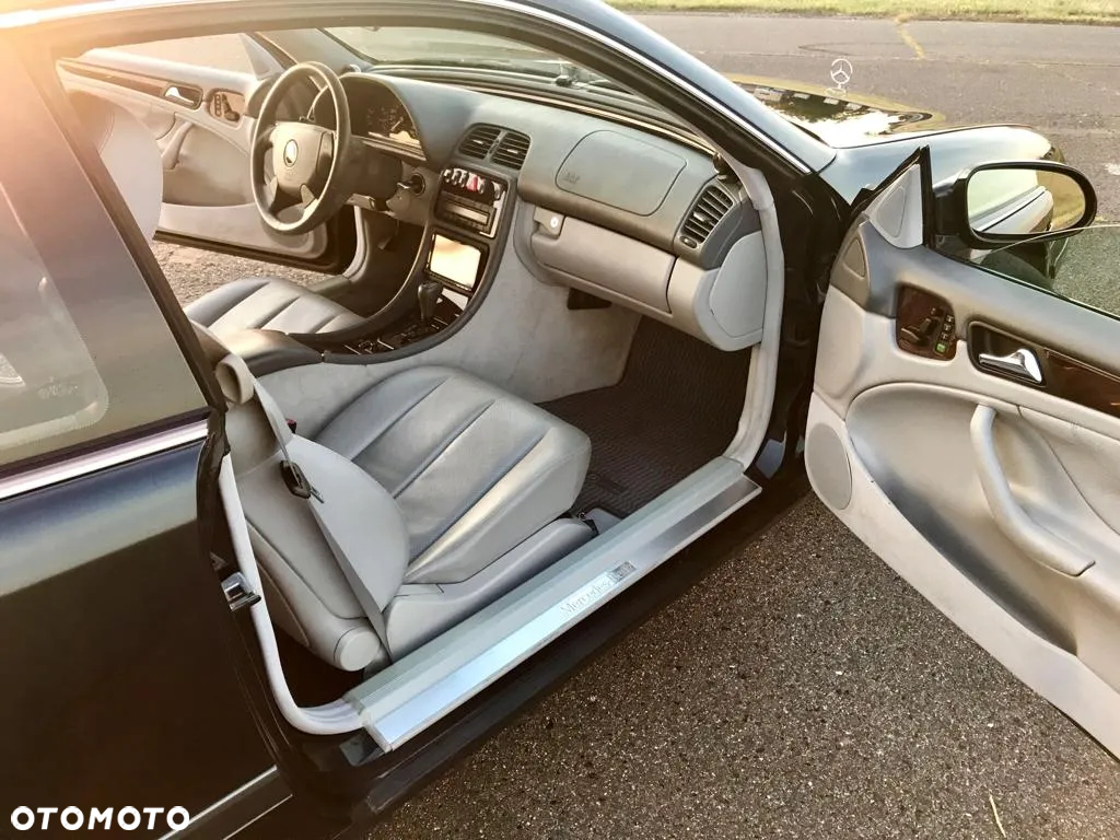 Mercedes-Benz CLK 320 - 9