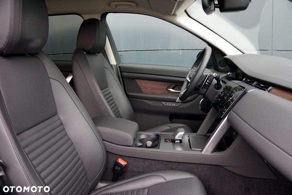 Land Rover Discovery Sport - 28