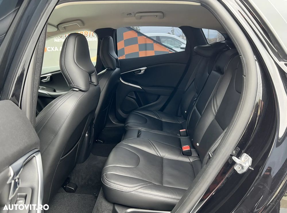 Volvo V40 D2 Geartronic RDesign - 12