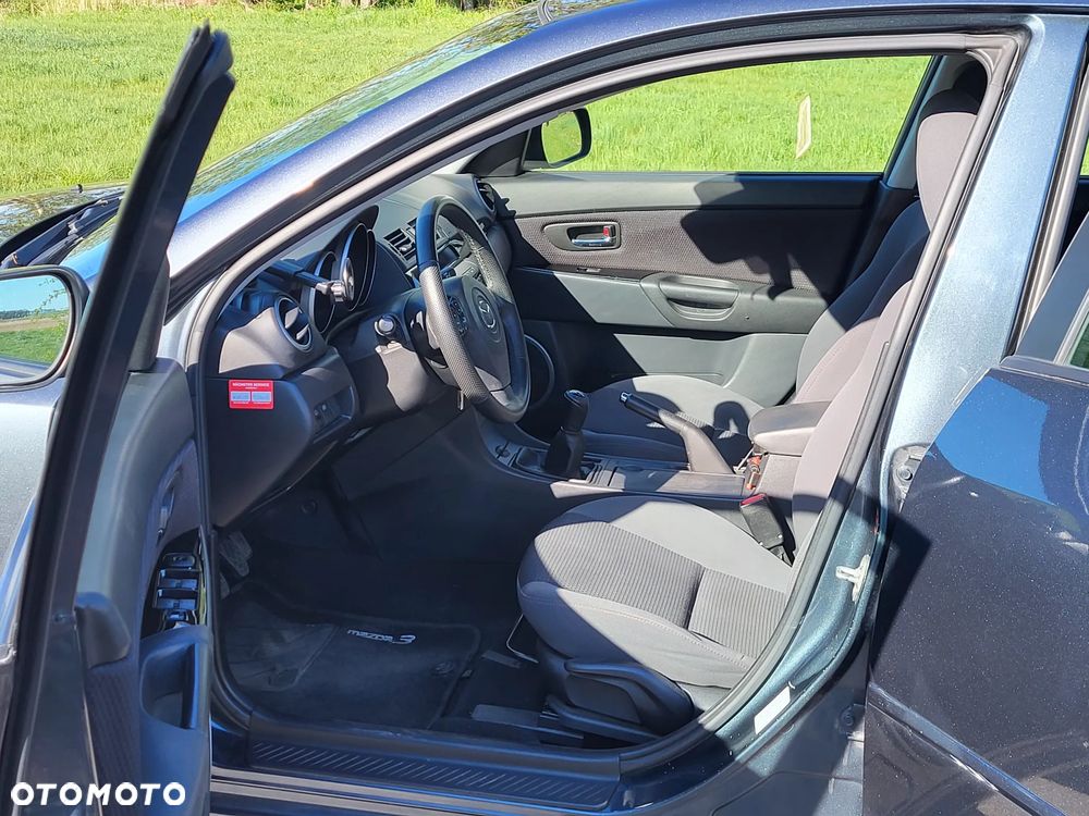 Mazda 3 1.6 Active + - 19