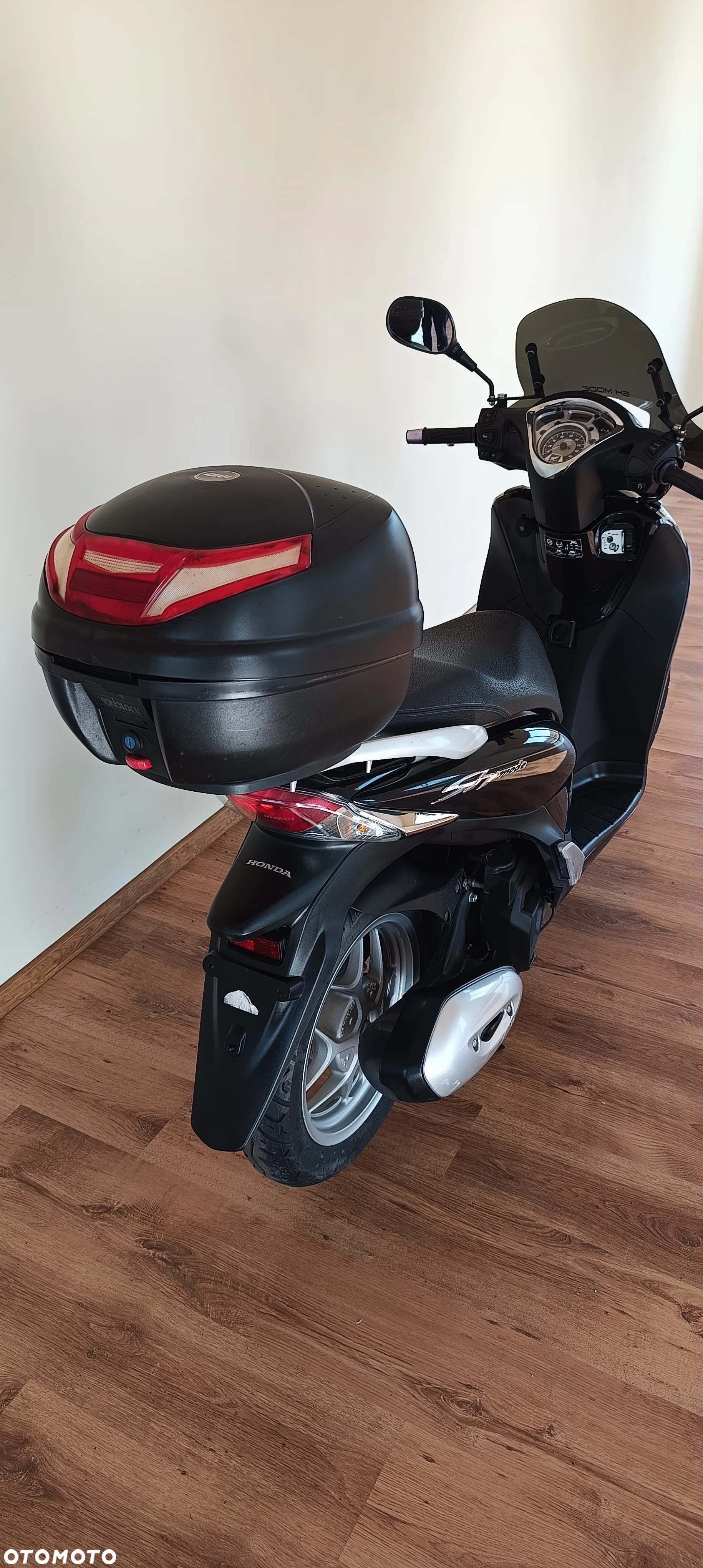 Honda SH - 9
