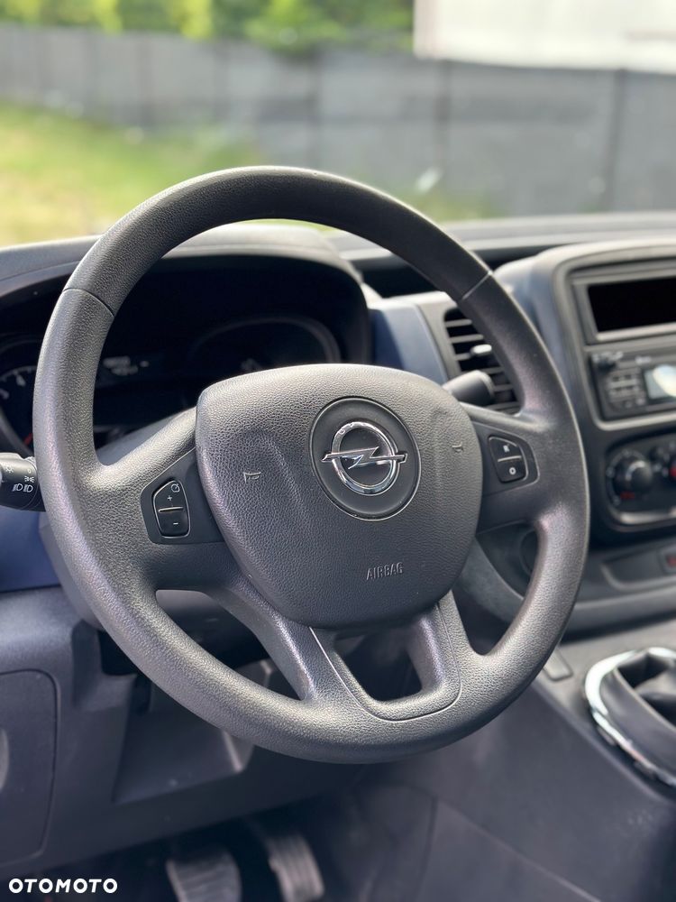 Opel Vivaro - 11
