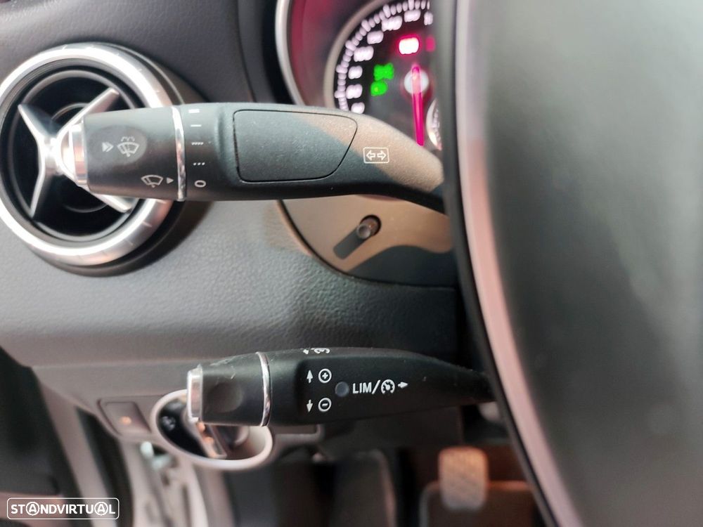 Mercedes-Benz CLA 180 d Urban - 30