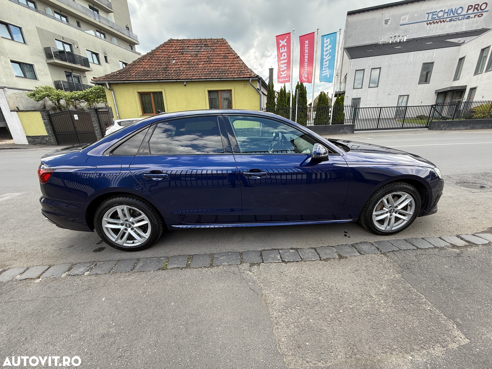 Audi A4 2.0 TDI quattro S tronic Sport - 12