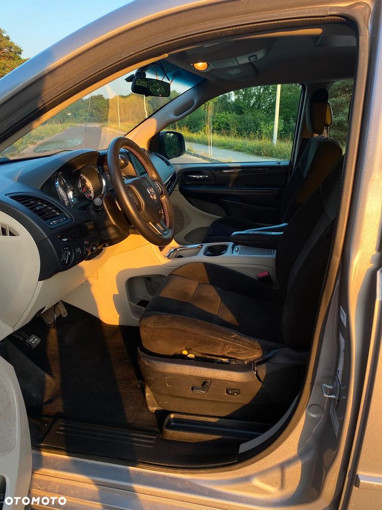 Dodge Grand Caravan 3.6 Express - 6