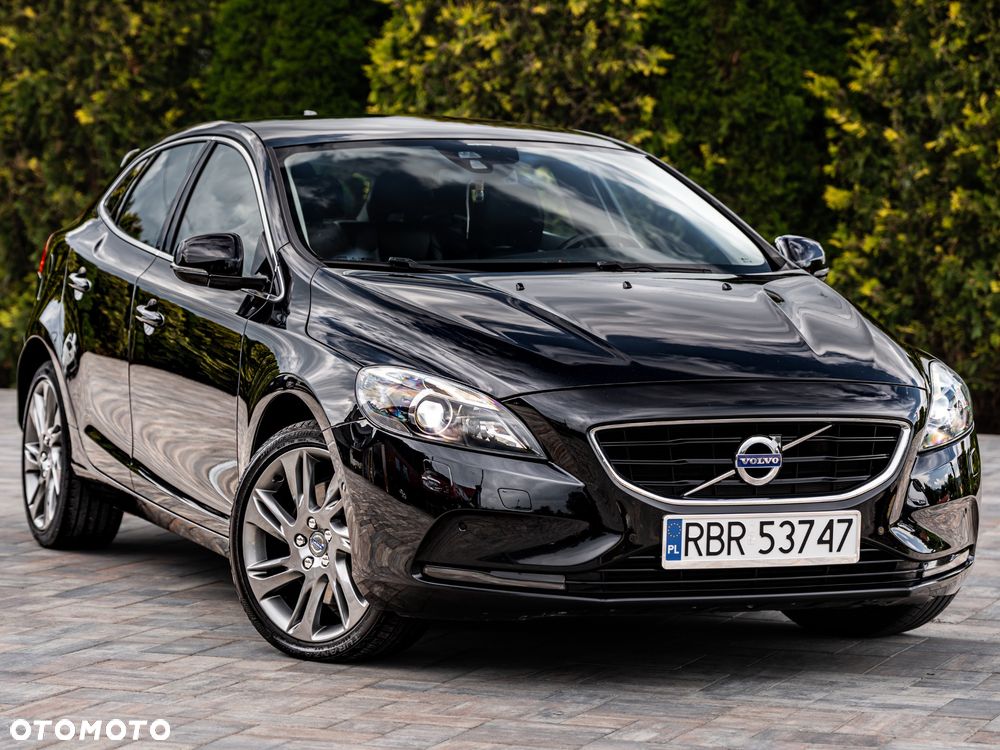 Volvo V40 D3 Geartronic R Design - 1