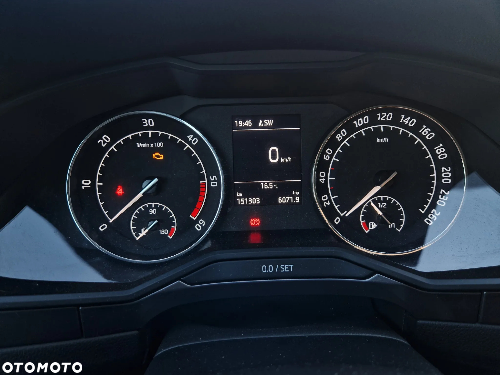 Skoda Superb 2.0 TDI SCR Ambition - 21