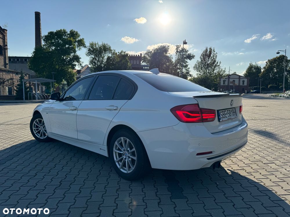 BMW Seria 3 320i Sport Line - 3
