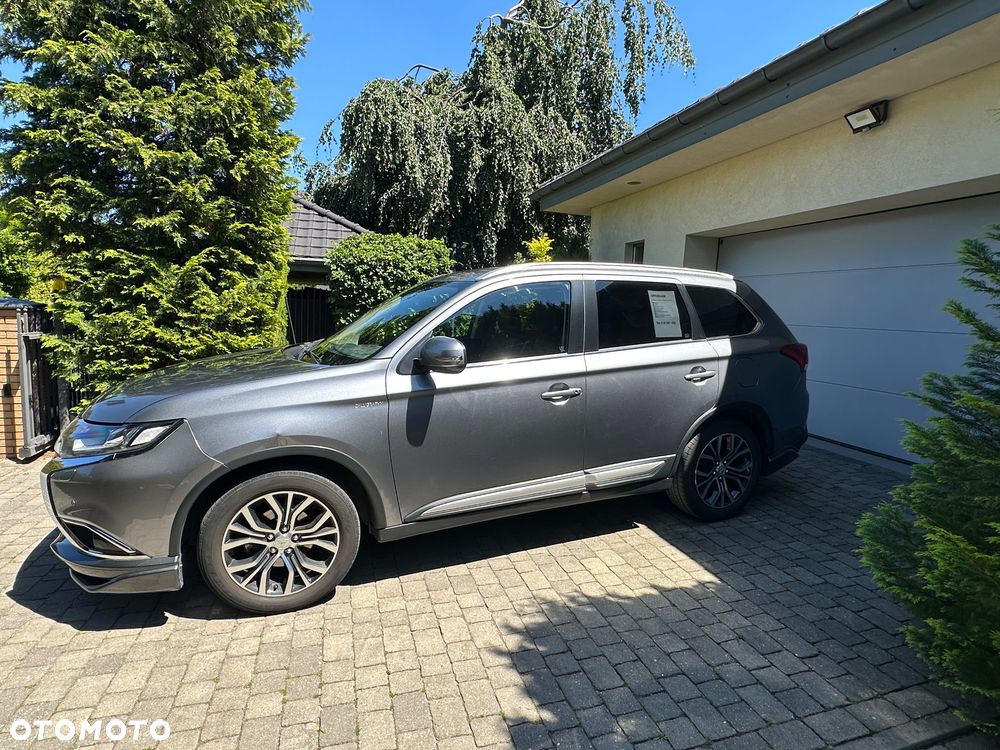 Mitsubishi Outlander - 4