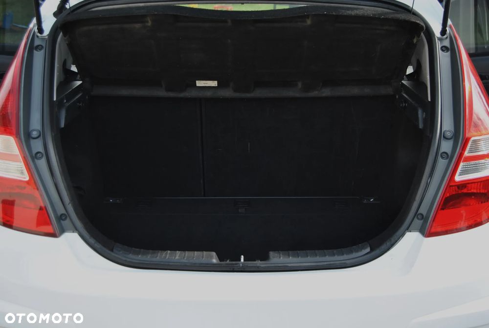 Hyundai i30 1.4 Blue Comfort - 12