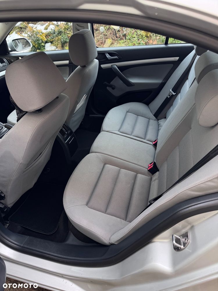 Skoda Octavia 2.0 FSI Ambiente Tiptr - 23