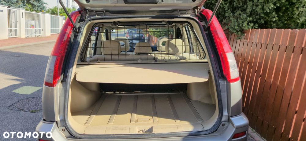 Nissan X-Trail 2.0 Luxury - 15