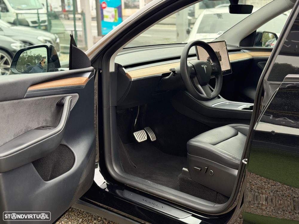 Tesla Model Y Performance Tração Integral - 12