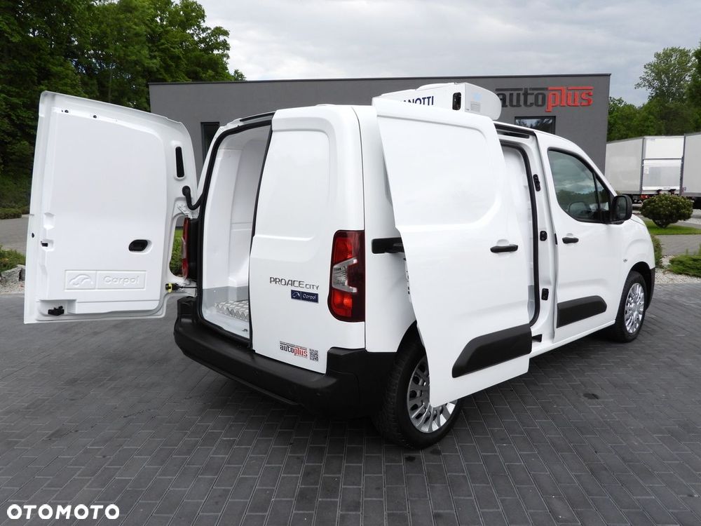 Toyota PROACE CITY  FURGON CHŁODNIA  -15*C ZASILANIE 230V TEMPOMAT KLIMATYZACJA  100KM - 4