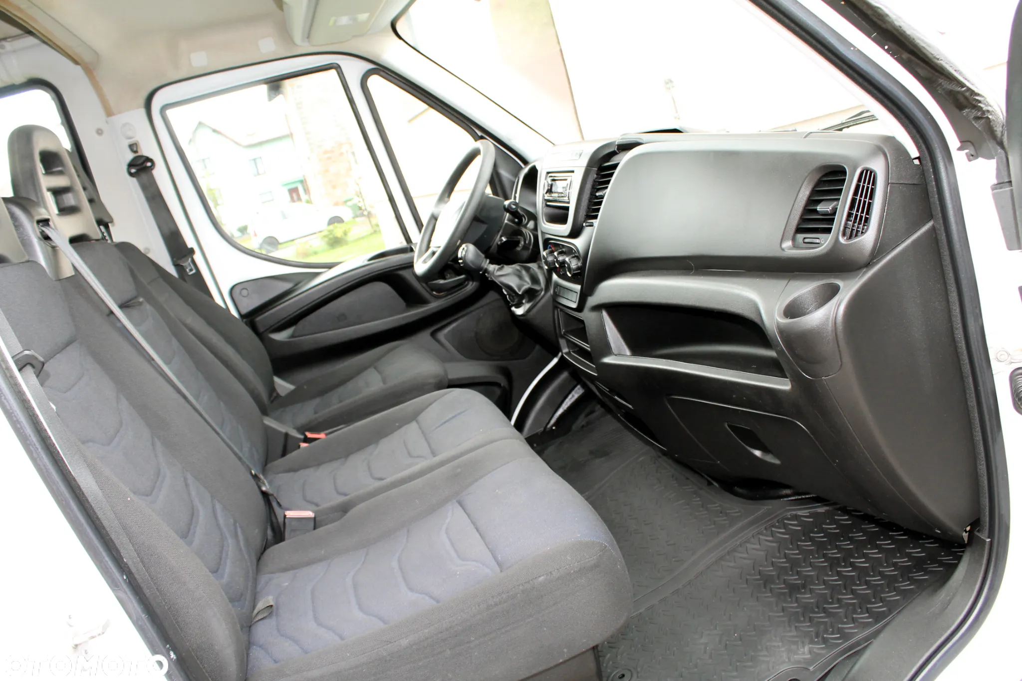 Iveco DAILY 35S14 6 MIEJSCOWY BRYGADOWY - 10