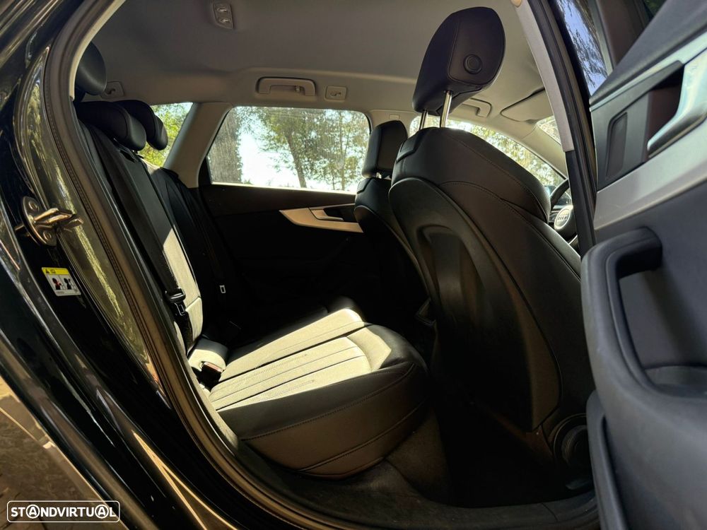 Audi A4 2.0 TDI S-line S tronic - 28