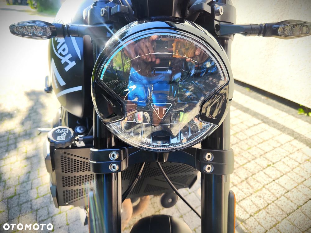 Triumph Trident - 9