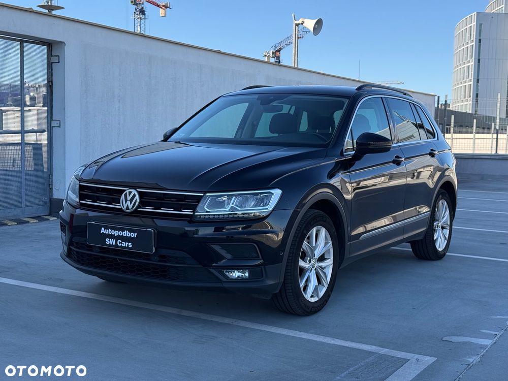 Volkswagen Tiguan - 1