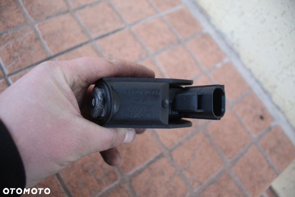 SIŁOWNIK KLAPKI WLEWU PALIWA FORD MONDEO MK4 6M21-220A20-AD - 4
