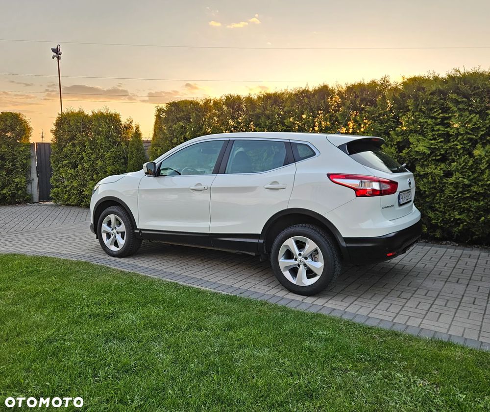 Nissan Qashqai 1.6 DCi N-Connecta - 7