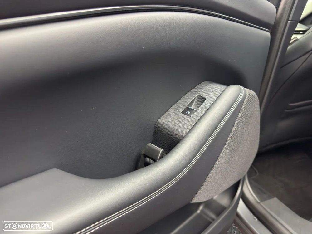 Ford Mustang Mach-E Standard — fotografia 21