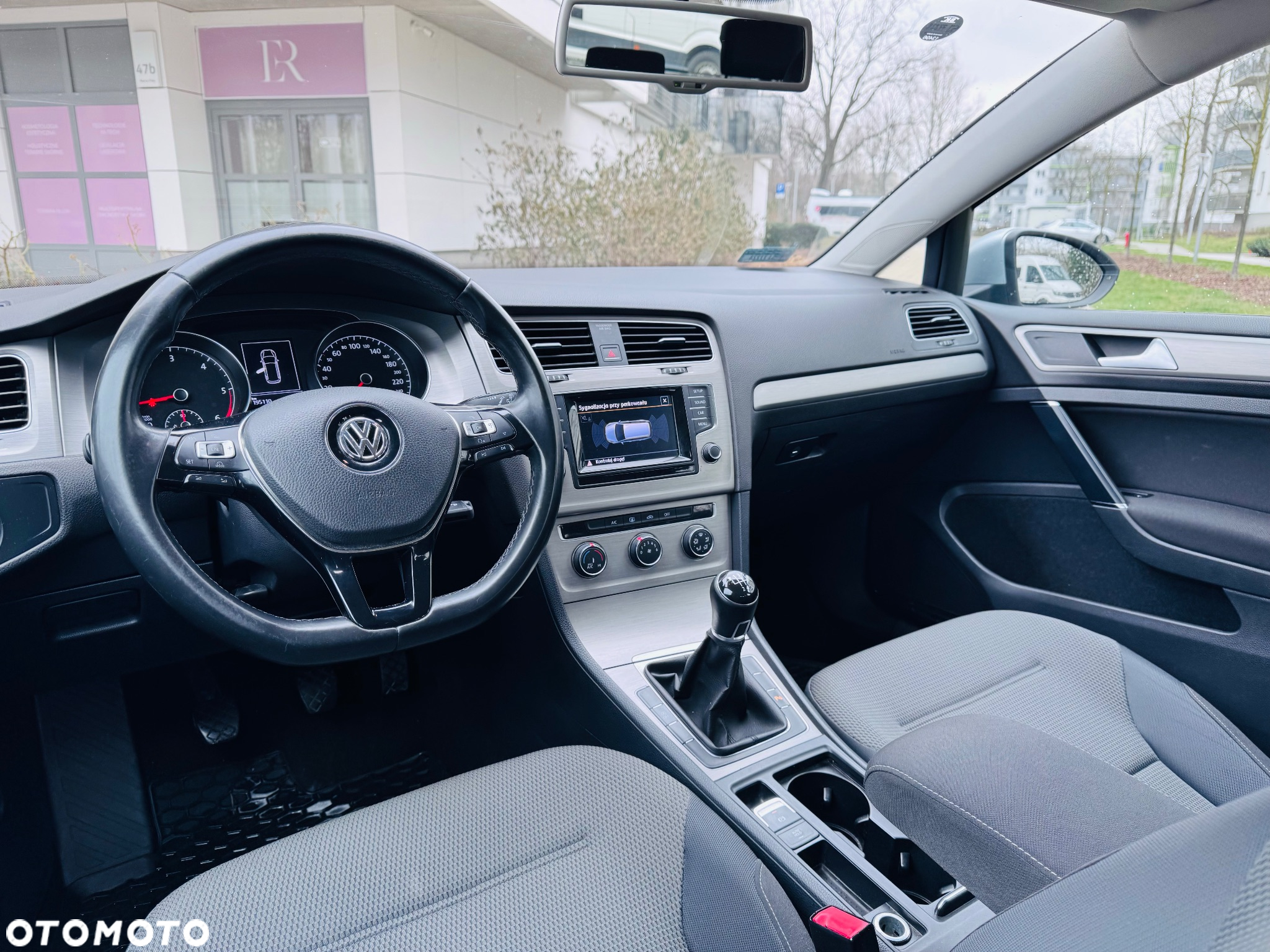 Volkswagen Golf VI 1.6 TDI Trendline - 22