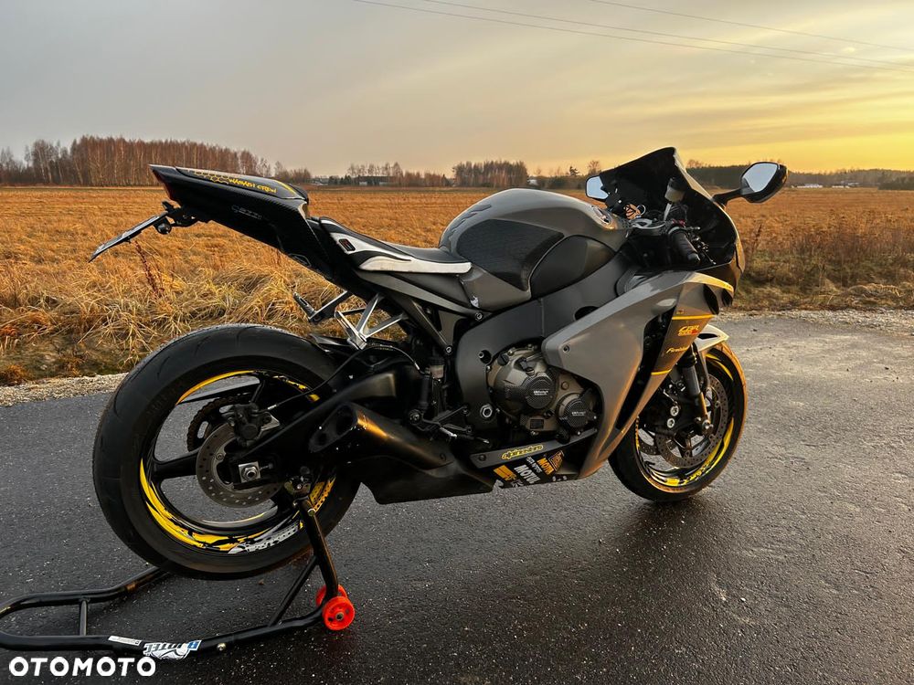Honda CBR - 7