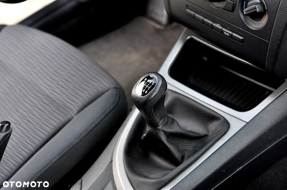 BMW Seria 1 116i - 13