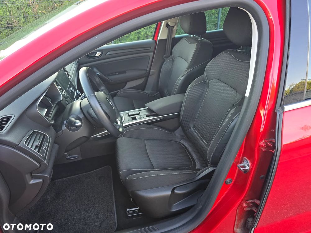 Renault Megane TCe 140 GPF LIMITED - 5