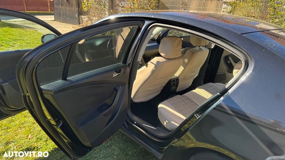 Volkswagen Passat 2.0TDI Comfortline DPF - 4