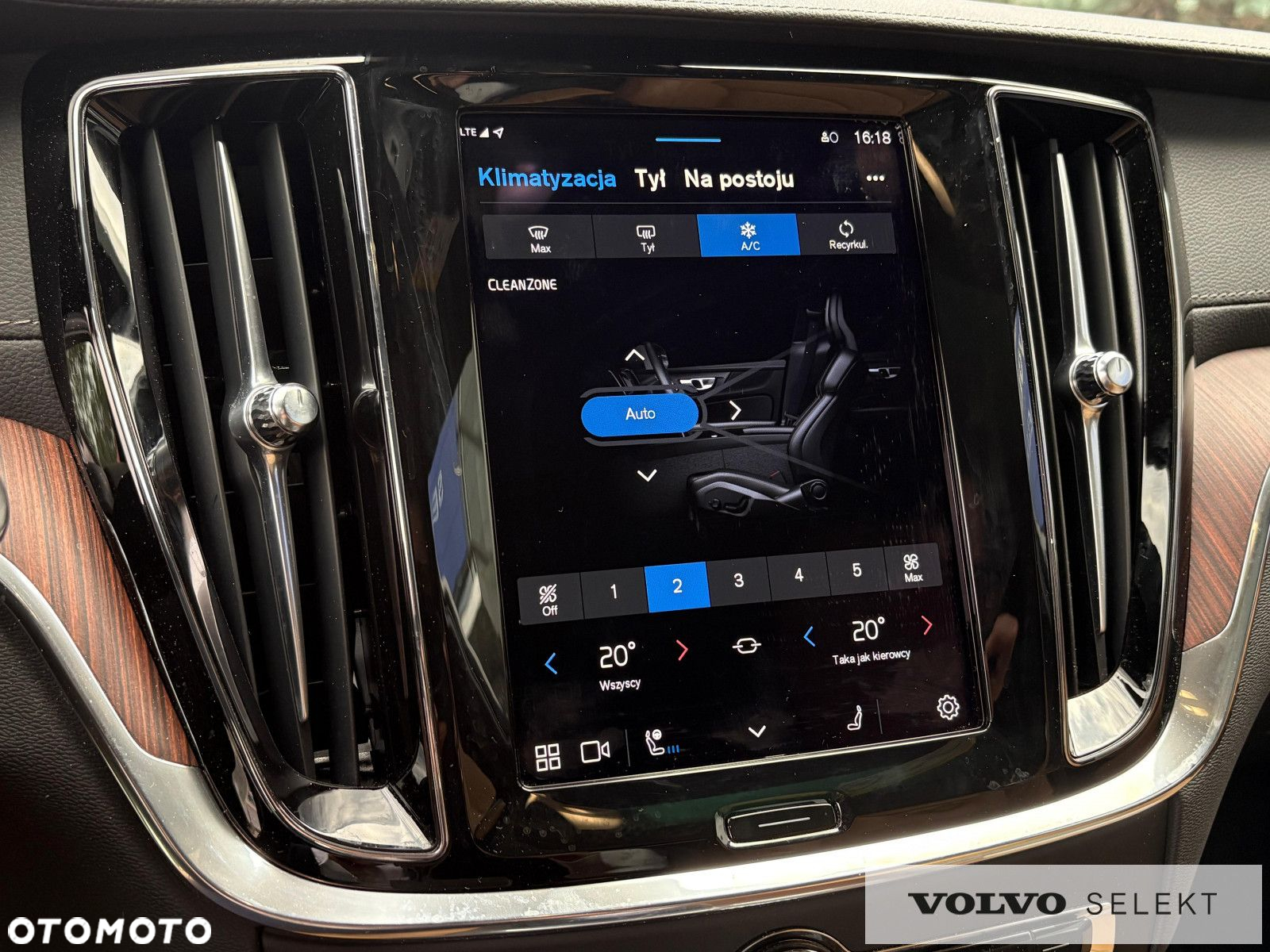 Volvo V60 Cross Country - 23