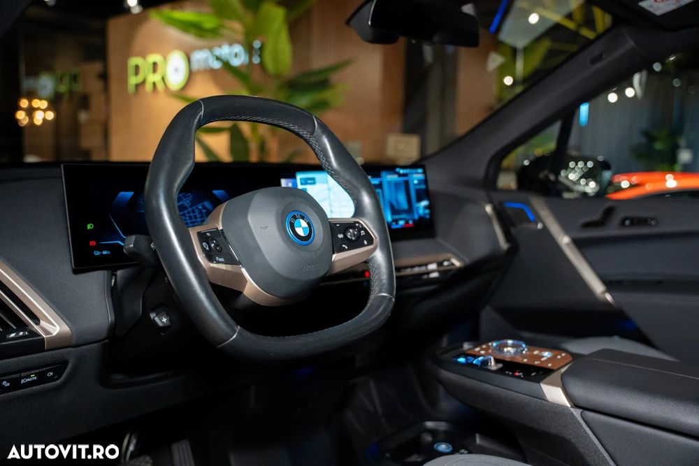 BMW iX - 19