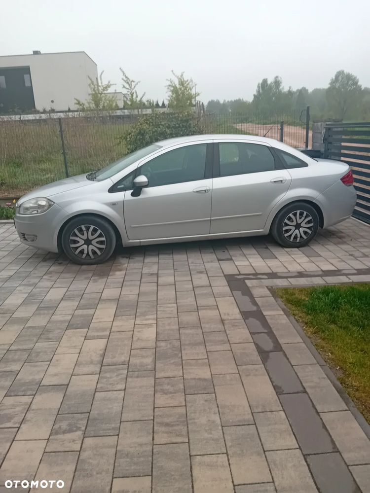 Fiat Linea 1.4 T-Jet 16V Dynamic - 11