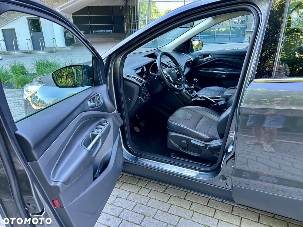 Ford Kuga 1.5 EcoBoost 2x4 Titanium - 12