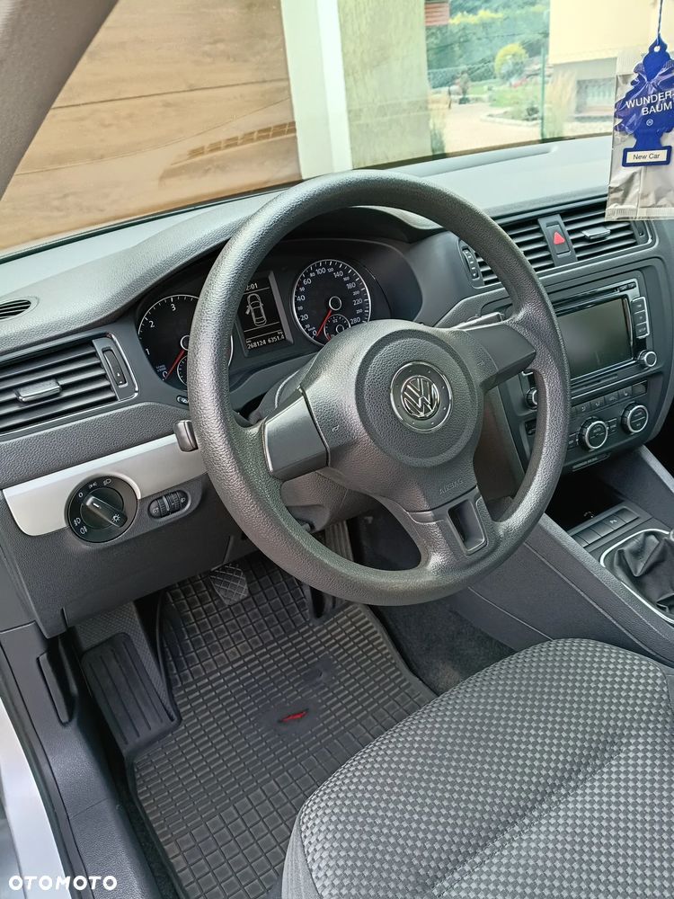 Volkswagen Jetta 1.6 TDI Comfortline - 19