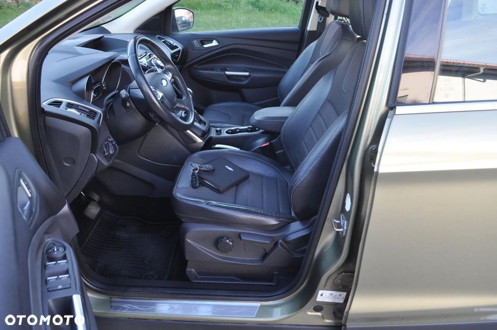 Ford Kuga 1.6 EcoBoost 4WD Titanium Plus - 25