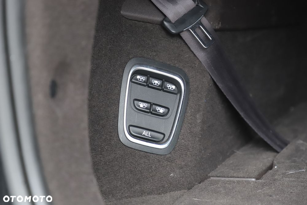 Renault Espace 1.6 dCi Energy Initiale Paris EDC 7os - 12