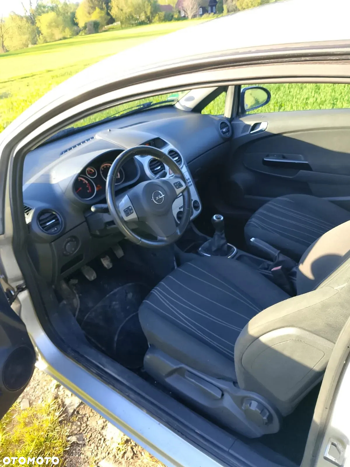 Opel Corsa 1.2 16V Edition / Active - 9