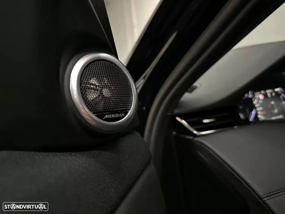 Land Rover Range Rover Evoque P300e R-Dynamic SE — fotografia 19