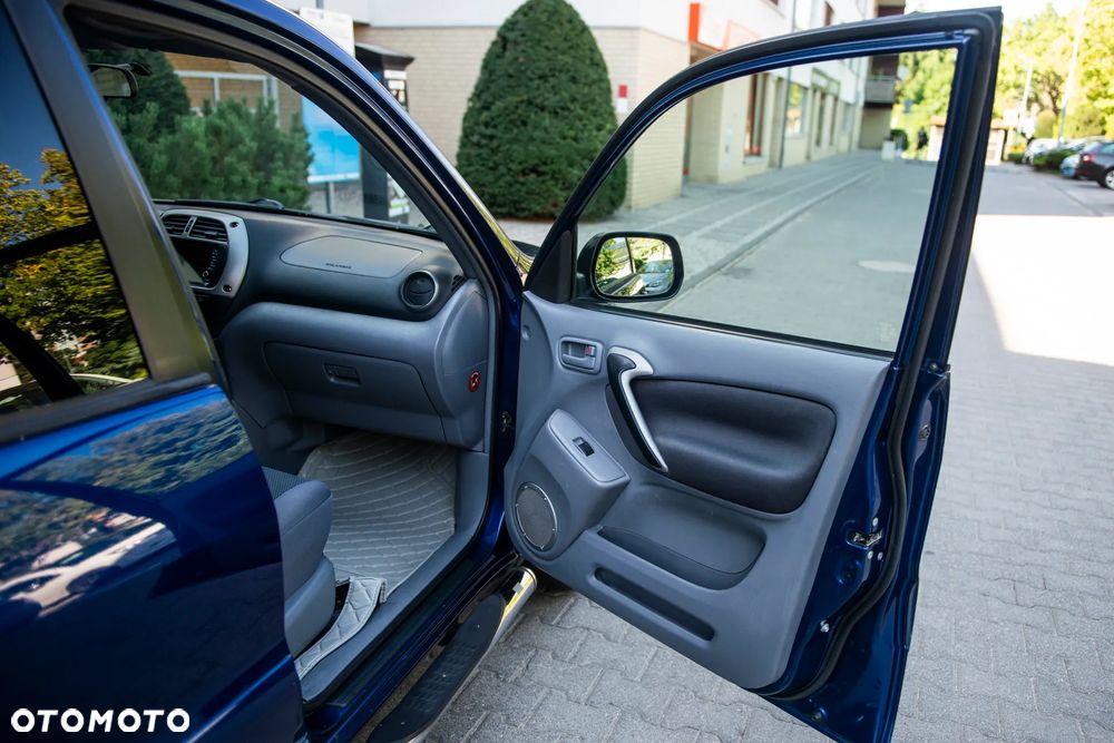 Toyota RAV4 2.0 VVT-i 4x4 - 22