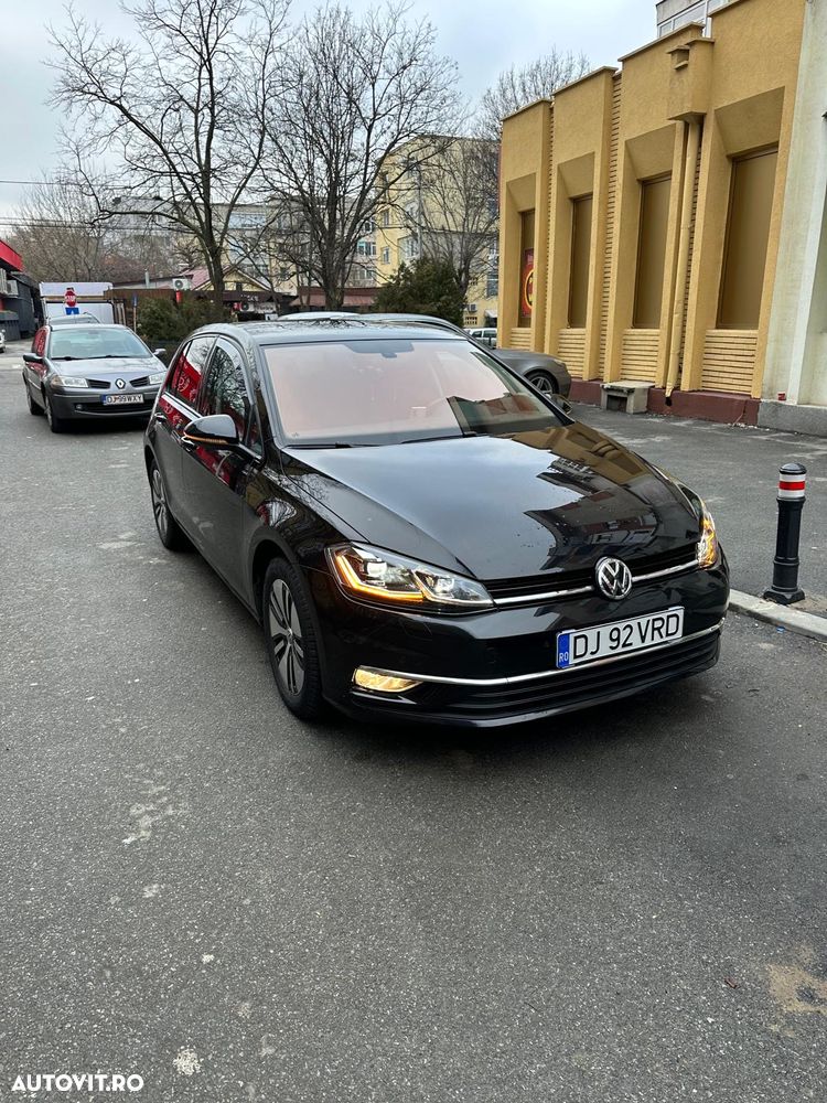Volkswagen Golf 1.6 TDI DSG Highline - 1