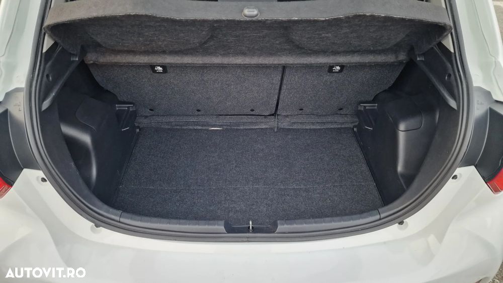 Toyota Yaris 1.5 VVT-i HSD Dynamic - 13