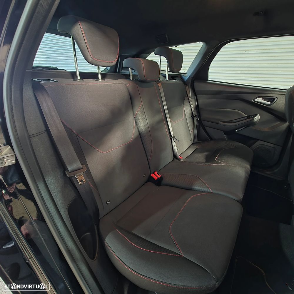 Ford Focus SW 1.5 TDCi EcoBlue ST-Line - 22