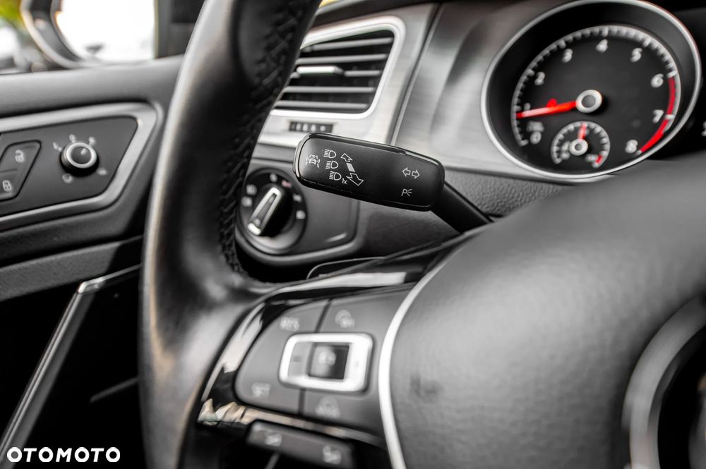 Volkswagen Golf 1.4 TSI BlueMotion Technology DSG Comfortline - 26